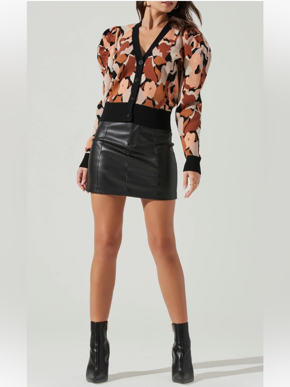 NWOT ASTR Romilly Floral Puff Sleeve Size Small Medium Cardigan